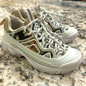 Burberry Kids Shoes in Beige, White, and Black